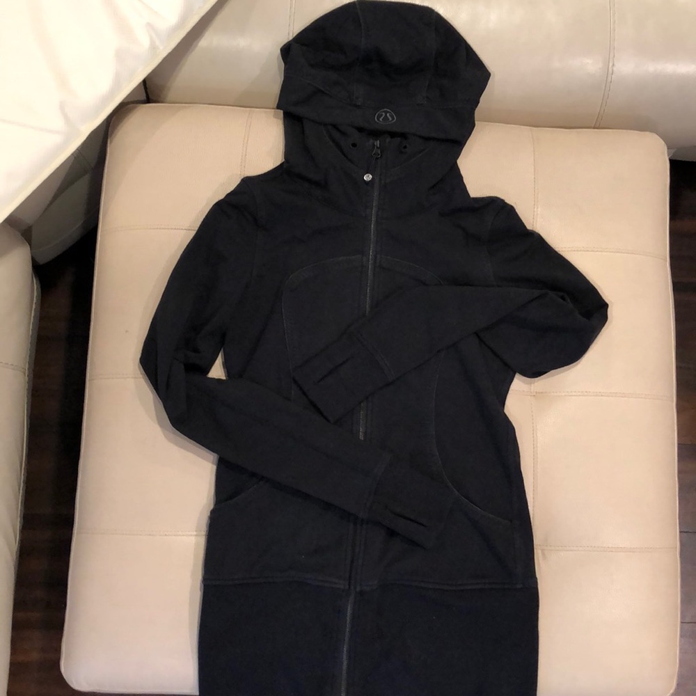 Black lululemon scuba jacket